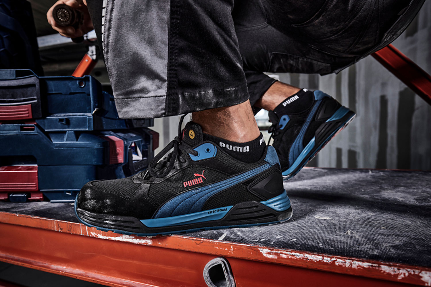 FRONTSIDE BLK/BLUE LOW|PUMA SAFETY | Store ISM ESD S1P Sicherheitsschuhe